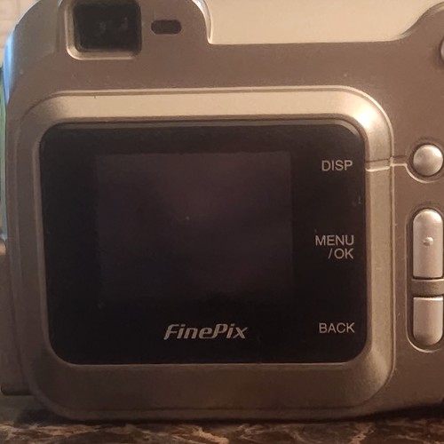 Cámara digital Fujifilm FinePix 2650 2,0 MP 3XZoom-Cable USB, tarjeta xD probada funciona - Imagen 4 de 13