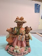 Youngs Berry Hill Bears Mother's Do The Lords Work Figurine W/ Original Box.