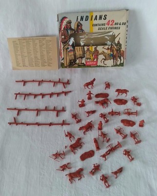 Vintage Airfix 35 Indians Horses Figurines HO OO Scale England In Box 1970s