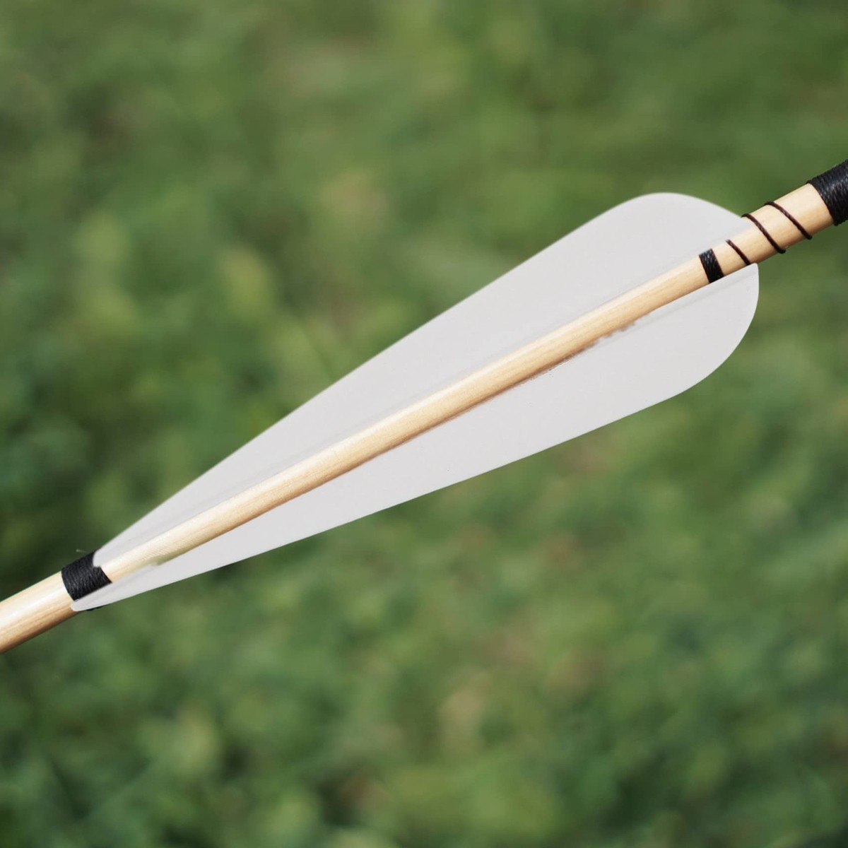 50 Frecce Bianche Per Alette Da 4 Pollici – Plastica Fletching Per Tiro Con L’Arco Fai Da Te
