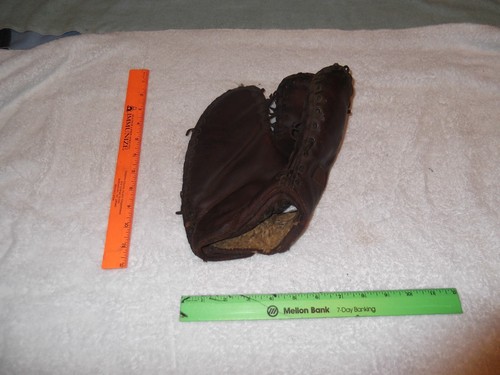 3 Finger Wilson Vintage Baseball Handschuh Display - Bild 2 von 2