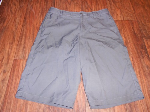 Under Armour boys shorts size Y L large MINT cond golf gray loose fit
