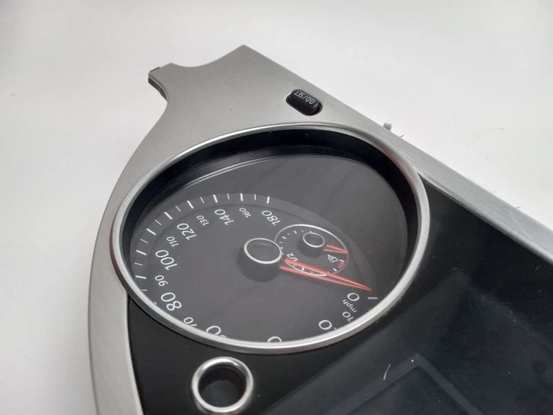 Volkswagen CC 2010 velocímetro clúster MPH Foto 3 de 4