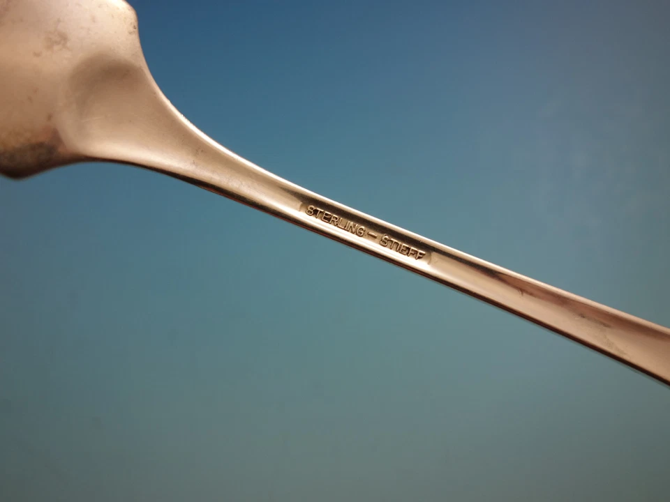 Juego de cubiertos Smithsonian de Kirk Stieff de plata de ley para 8 servicio 32 piezas Foto 4 de 4