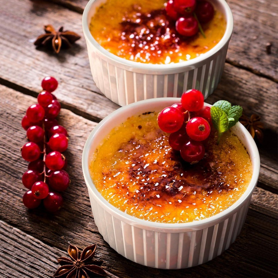 Hatrigo Porcelain Ramekins with Silicone Storage Lids, Set of 6 White 6