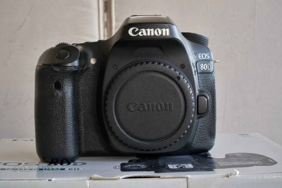 Canon EOS 80D, foto 2 di 5