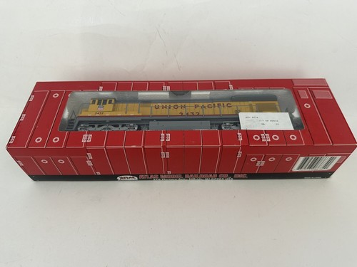 Atlas HO Scale 8634 C30-7 Union Pacific Locomotive #2432 - Picture 4 of 7