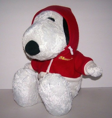 giant stuffed snoopy