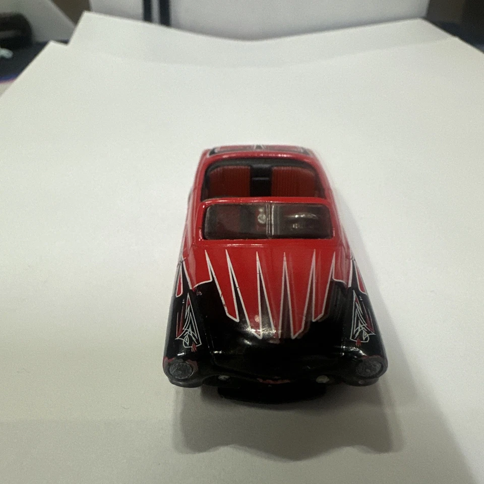 2 maisto cars 1:64 1960 mercury cacho custom and 1967volkswagen 1600 squareback - Image 2 of 4