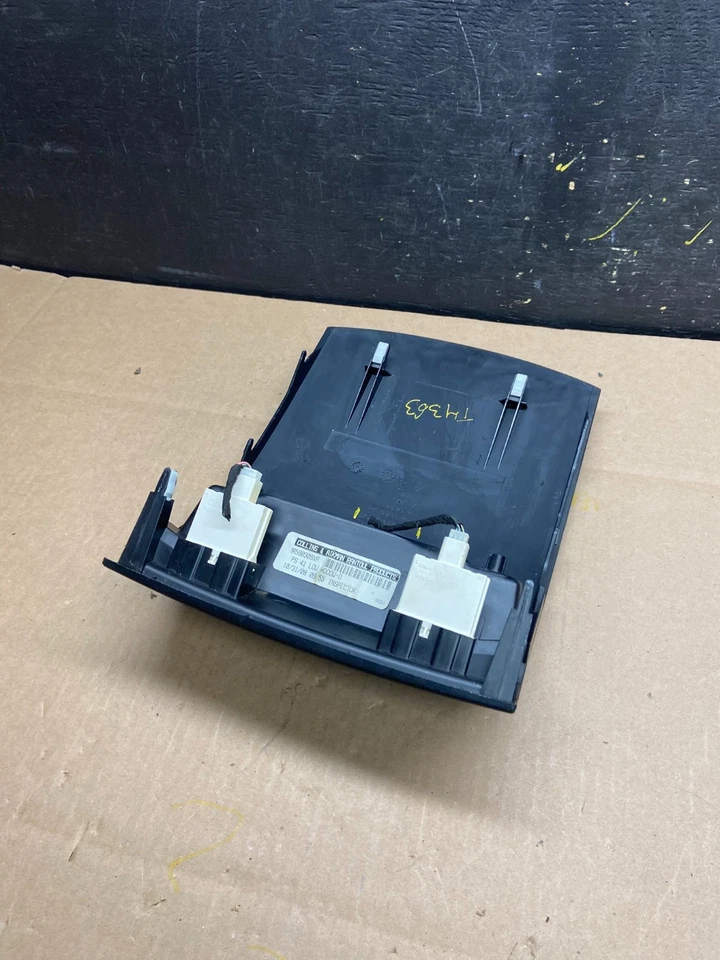 2004-2012 三菱 Galant 中心仪表板时钟边框装饰盖原始设备制造商 t4363 DG — 第 4/4 张图片