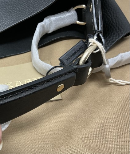 Bolso Bucket Burberry Negro Borlas Cuero Guijarro Cordón Nuevo con Etiquetas - Imagen 18 de 23