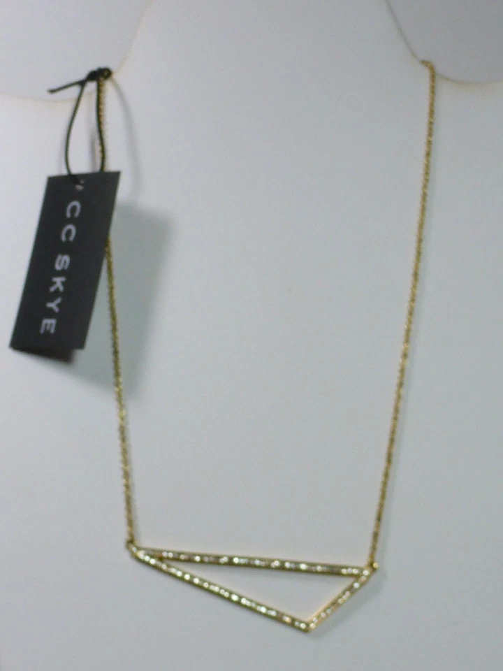 A67) CC Skye Gold Plated Triangle Necklace w/ Pave Crystals - new  Foto 3 de 4