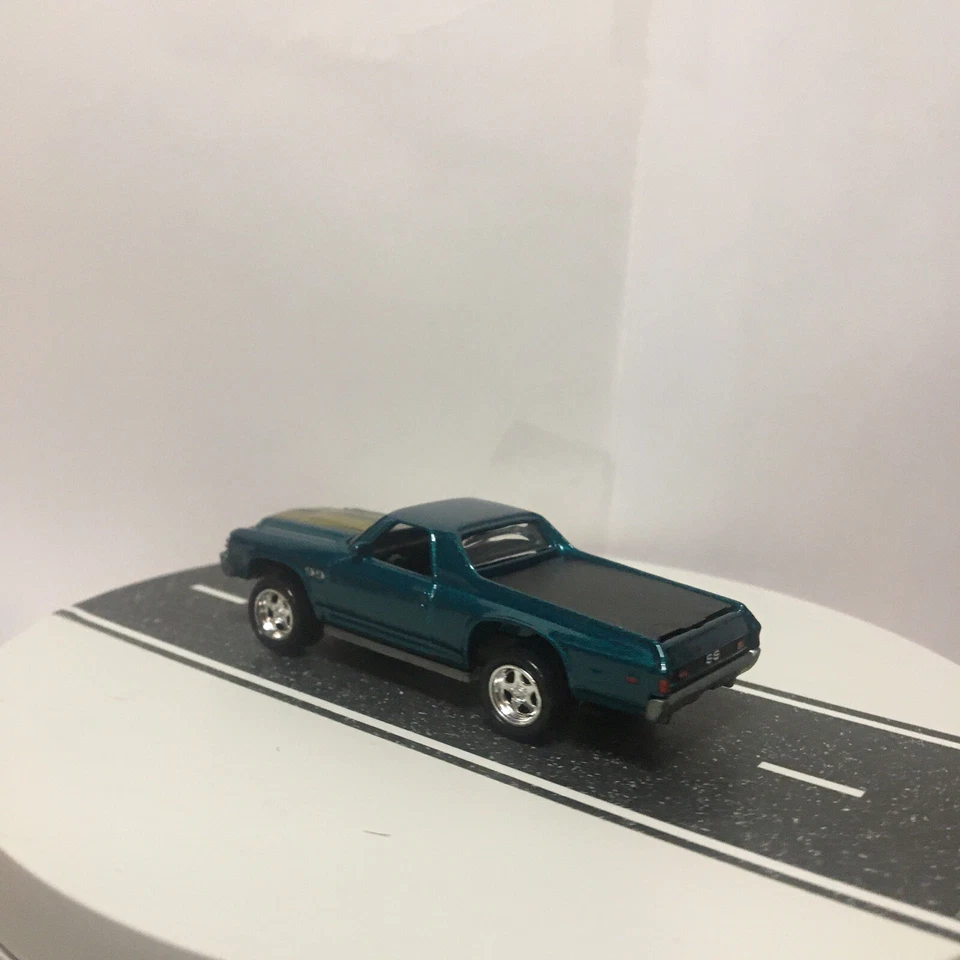 2000 Johnny Lightning Speed Racers Edge 1971 Chevy El Camino Green/Gold 1:64 NM - Image 2 of 4