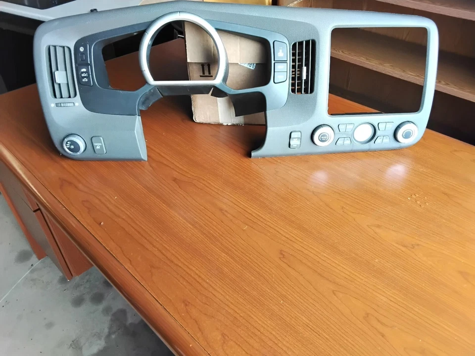 2006-2008 HONDA RIDGELINE RADIO DASH GAUGE VENT BEZEL TRIM - Image 2 of 4