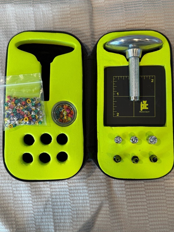 Provo Craft Silent Setter - Eyelet Setter Crafting Case