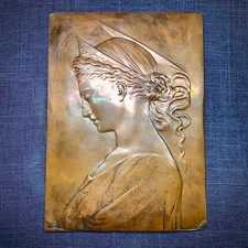 Bas-relief ancien Sainte Cécile d’après Donatello – laiton et plomb