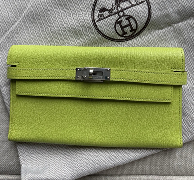 HERMÈS Kelly Long Wallet Green (Vert Anis) with unique interior pouch