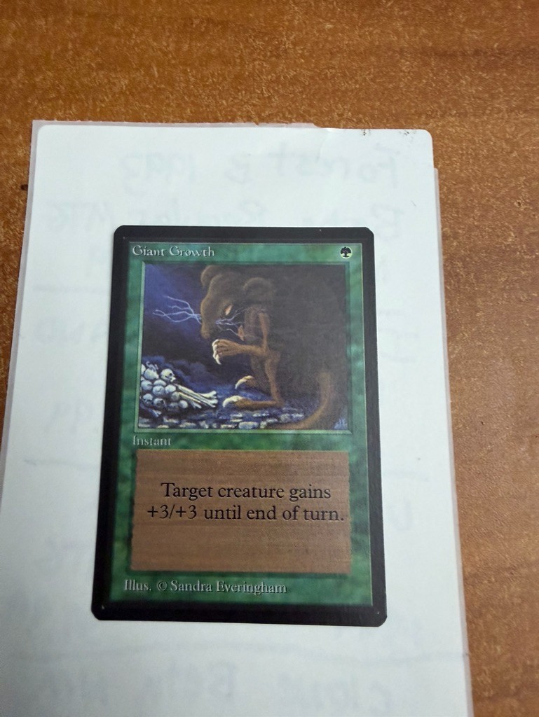 Giant Growth: 1993 Magic the Gathering - Limited Edition Beta Regular NM