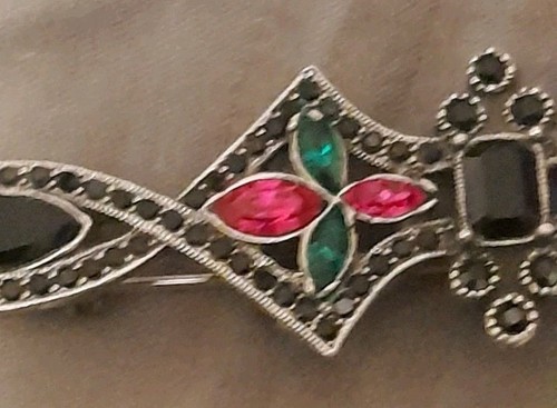 Vintage 1928 Co? Spilla deco tono argento con pietre colorate - Foto 2 di 5