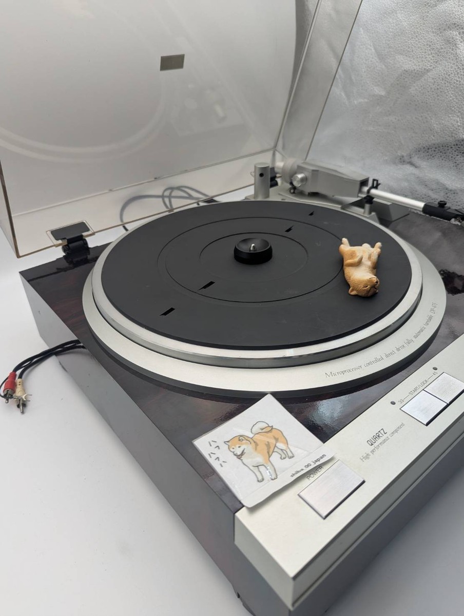 Denon DP-47F Fully Automatic Direct Drive Turntable energized 100V