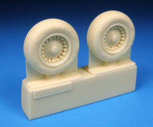 Barracuda R72299 1/72 B-1B Lancer, Nose and Main Wheel Set - Picture 2 of 4
