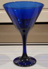 1 COBALT BLUE LIBBEY MARTINI GLASS 6.5 INCHES HOLDS 6 OZS