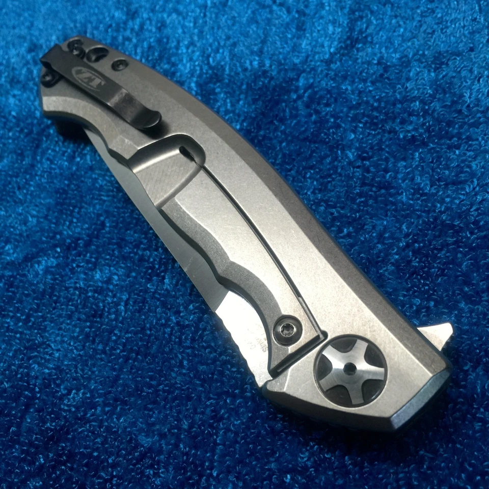 Carpeta de borde liso Zero Tolerance ZT 0452CF S35VN acero con fibra de carbono Foto 2 de 4