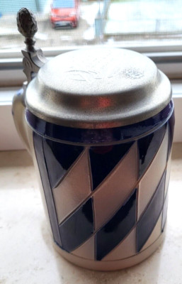 Bierkrug mit Farben Bayerns SEBA Dynatronic Zinndeckel, 16cm hoch, Vitrinenstück
