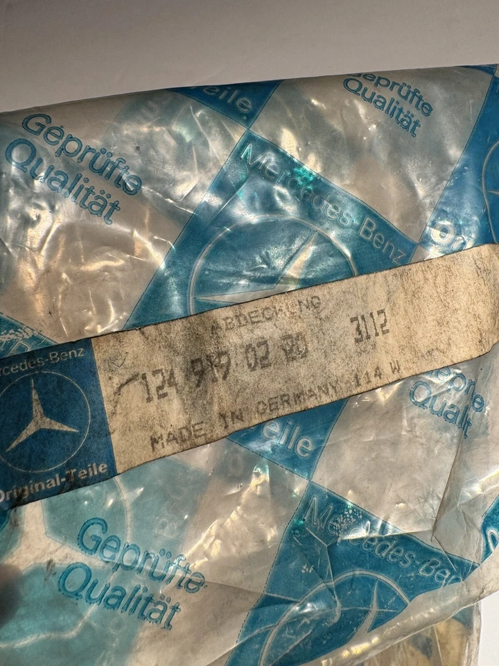 FUNDA CINTURÓN SEGURIDAD LADO DERECHO INTERIOR NUEVO W124 MERCEDES 1249190220 BORGOÑA Foto 2 de 4