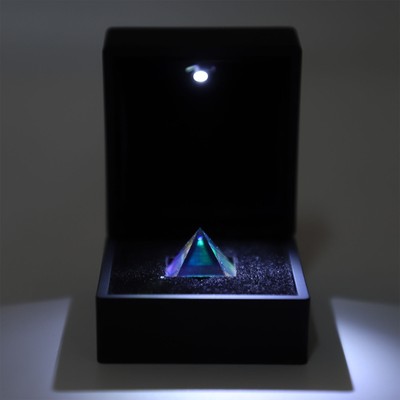 K9 Optical Glass Pyramid Prism 20mm Pyramid Shape Colored RGB Dispersion Pri Hot