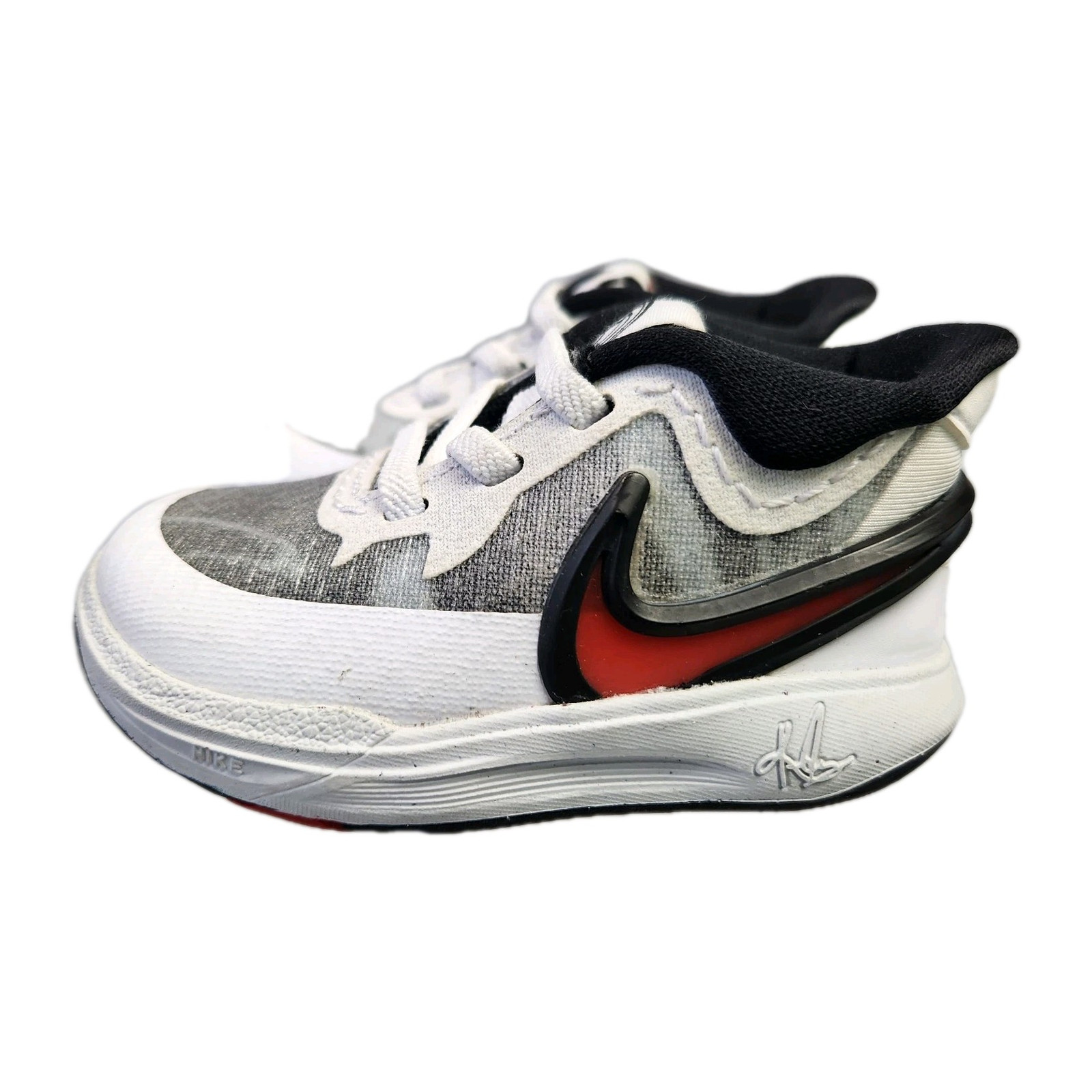 Nike Shoes Kyrie 8 Boys 3C Baby Photos Streetwear Sports Athletic Athleisure thumbnail 2