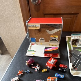 Galoob Micro Machines Fold-Out Van Carrying Case Playset w/ Vehicles 1991