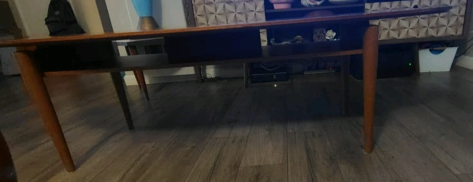 MCM Style-Mesa de centro em forma de prancha de surf com prateleira-Madeira falsa-Ótimo estado-  - Imagem 2 de 4