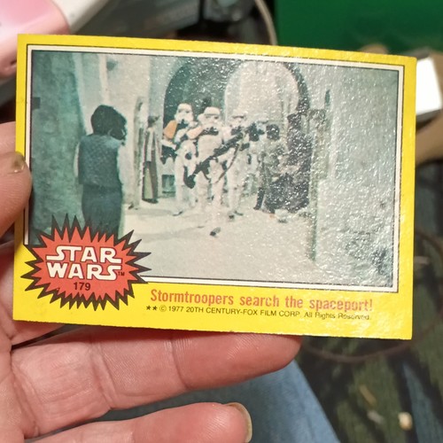 1977 Topps Star Wars #179 Stormtroopers search the spaceport! — Raw