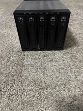 SNT SNT-SAC3051B 5-Bay 3.5" in 3x 5.25" SAS SATA Hot Swap HDD Enclosure SS-305