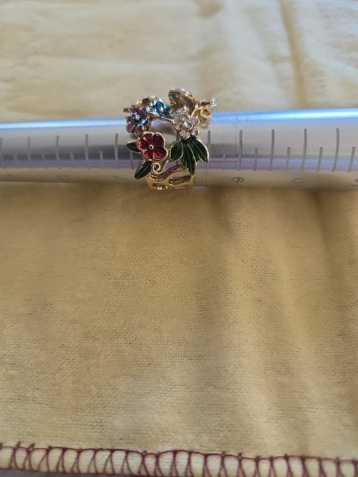 3 hermosos anillos de flores en tono dorado Foto 2 de 4