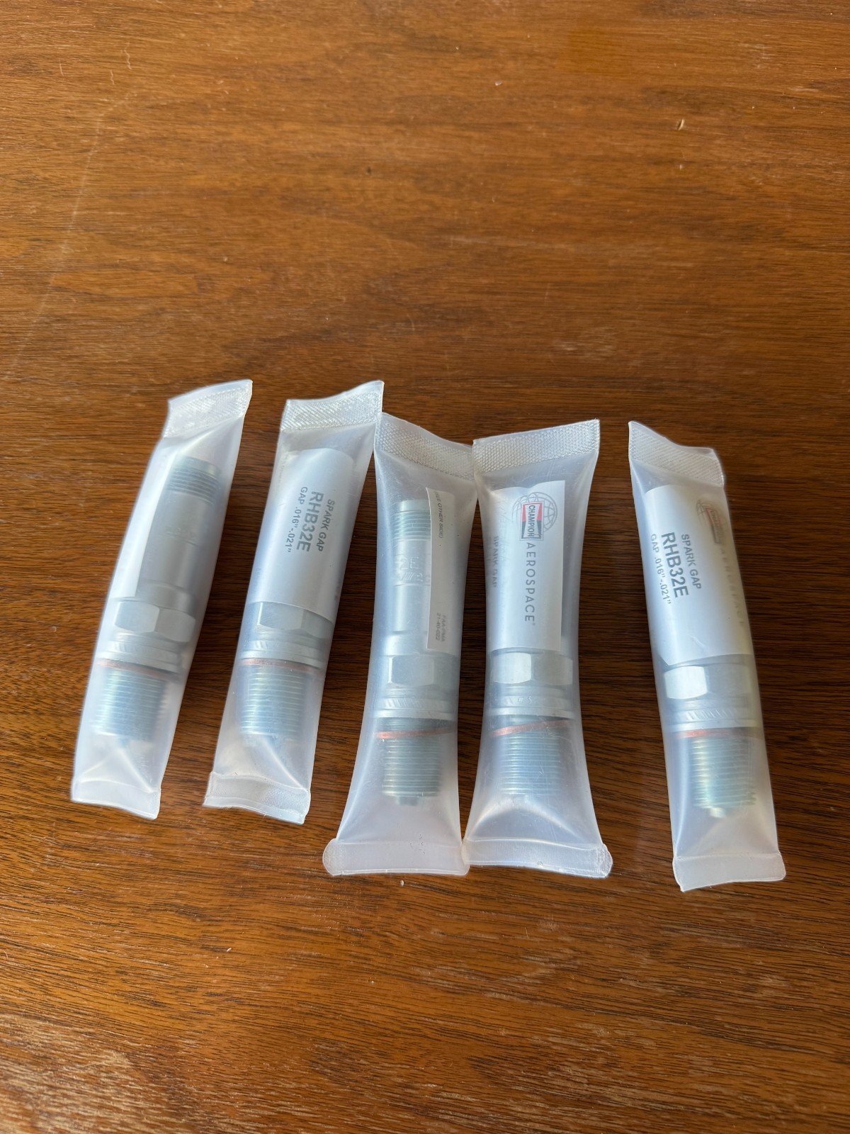 CHAMPION AVIATION SPARK PLUGS RHB32E - FIVE  PLUGS - BRAND NEW