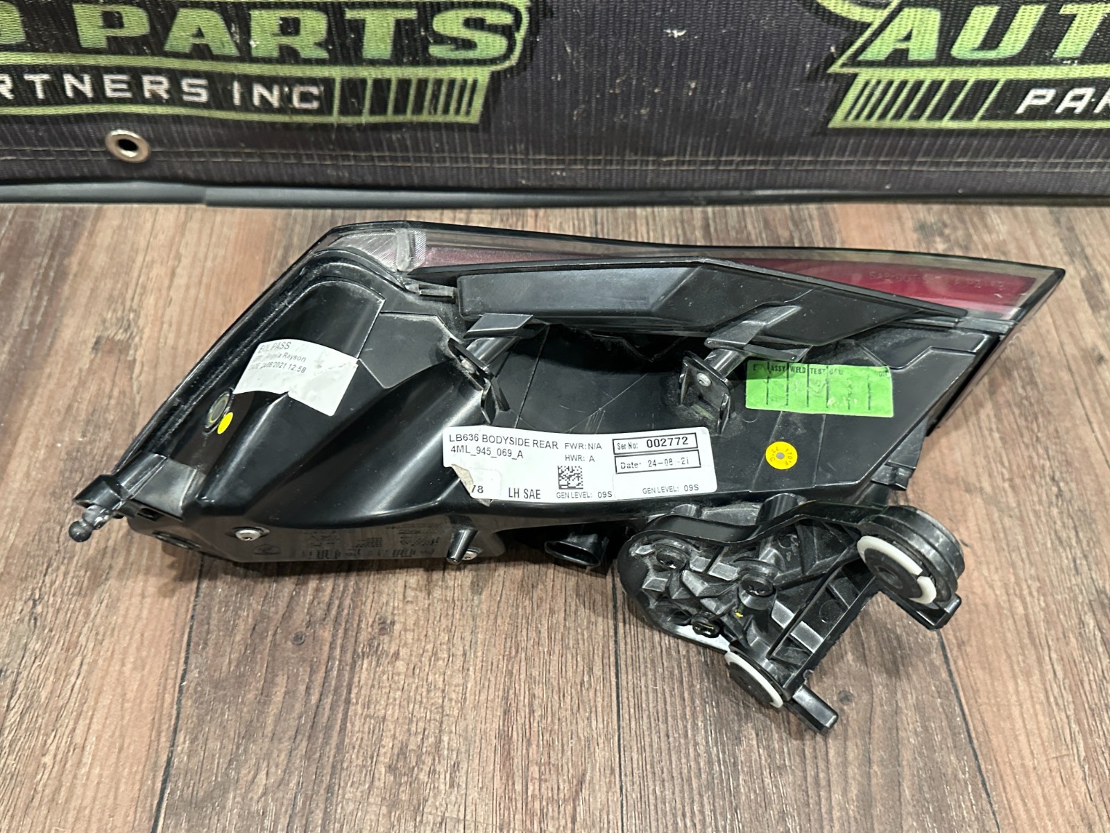 Lamborghini Urus Perfomante 2018-2024 Left Outer Tail light