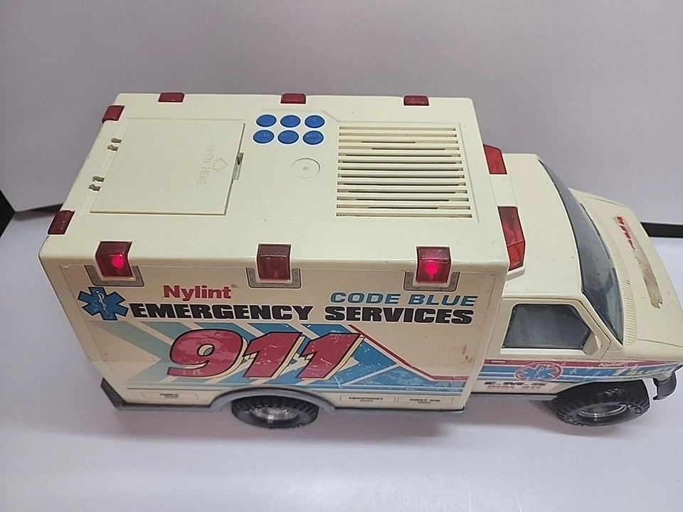 Nylint Code Blue Emergency Services 911 Ambulance - 1993 - WORKS! - Image 3 of 4