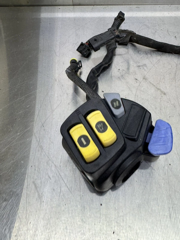 05 06 V1000 Ski Doo Legend GT V800 600 On Off Handlebar Start Switch Wiring - Image 2 of 4