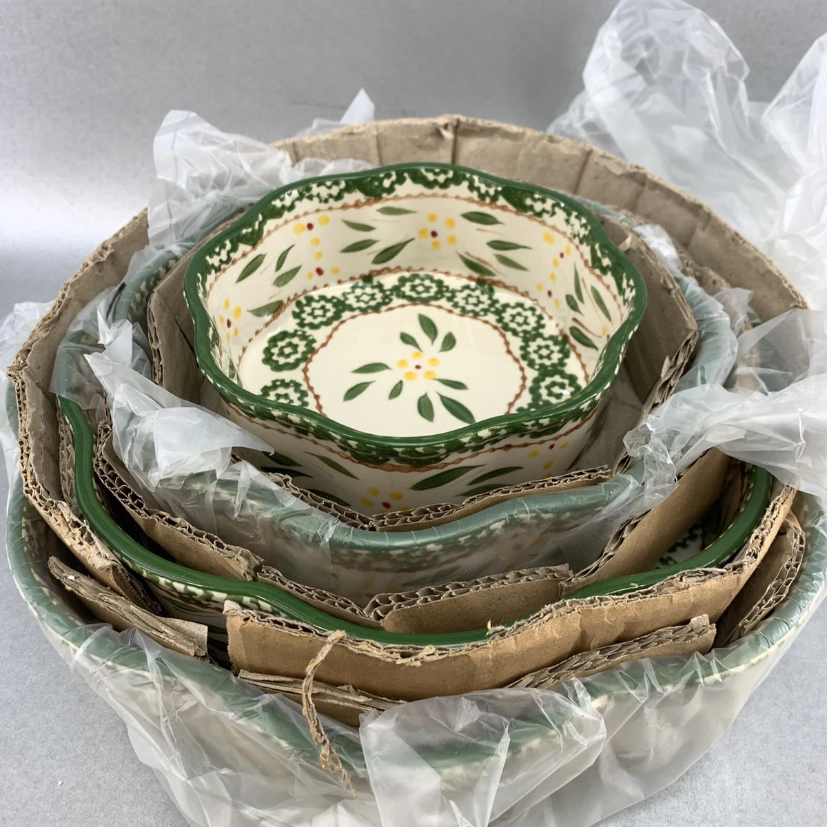 Temp-tations Old World Green Set Of 4 Nesting Cake Baking Pans Dishes  Scalloped