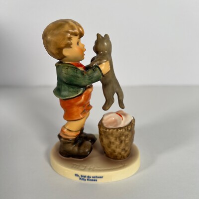 Goebel Hummel Kitty Kisses 1st Issue Figurine #2033  w/COA, Orig Box Kitten Cat