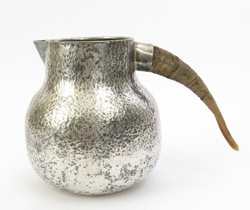 Vintage Silver Plateado Hammered Water Pitcher with Horn Handle Mexico 7.5" tall - Picture 3 of 6
