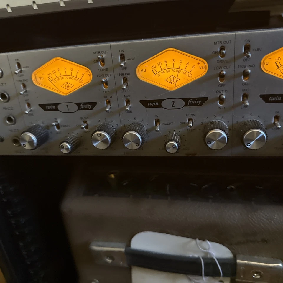 4710d UA 1176 Built In Compression - Image 4 of 4