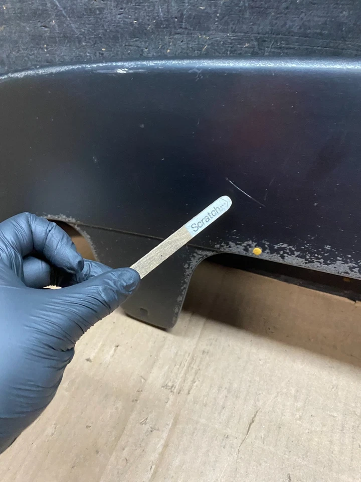 2001 to 2007 Toyota Sequoia 3RD Brake Light Spoiler Wing OEM U6397 DG - Image 3 of 4