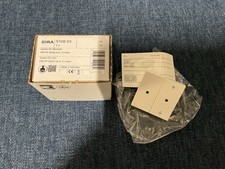 Gira 5108 03, KNX-RF Bedienaufsatz 2-fach Pfeile