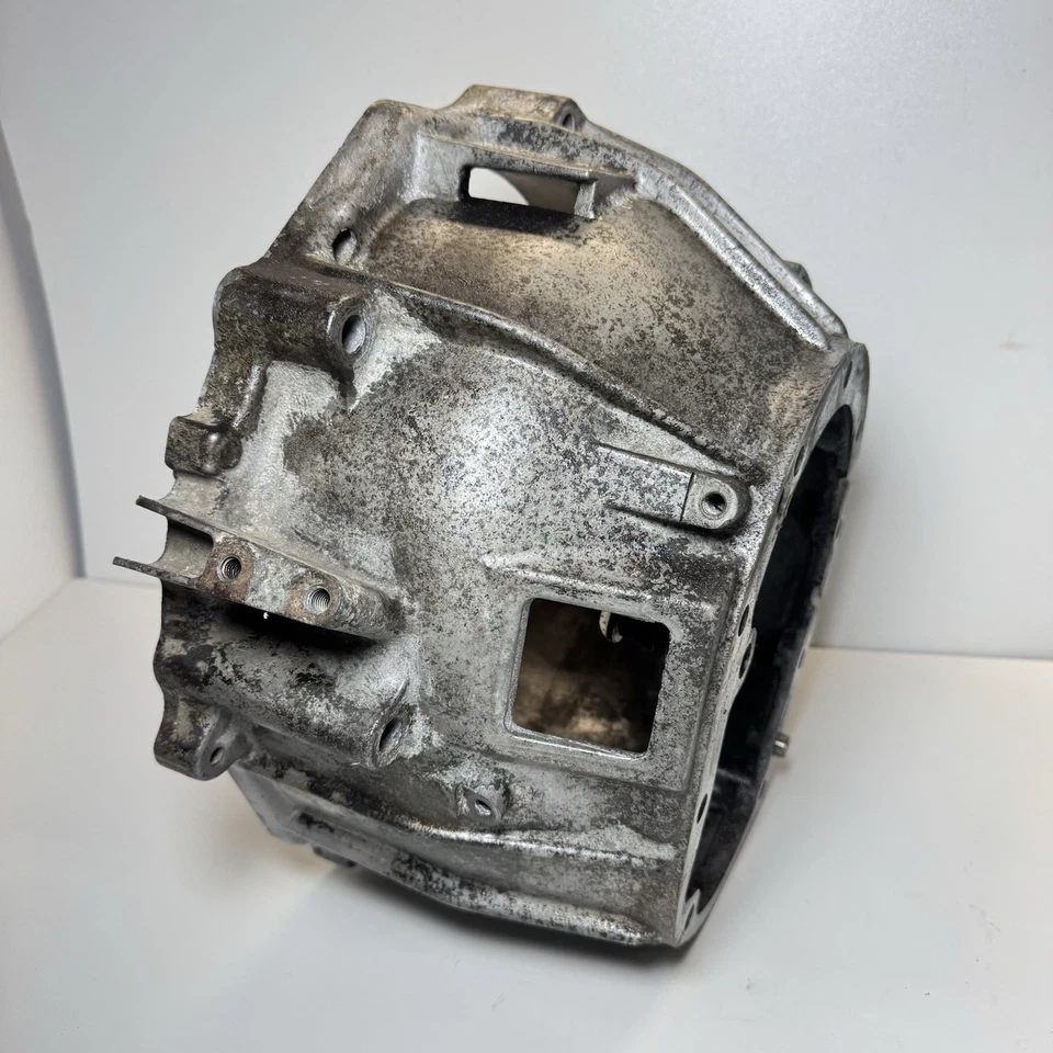 TOYOTA BELLHOUSING - 3.4l 5VZ MANUAL R150F 4X4 (96-04 TACOMA / 96-00 4RUNNER) - Image 4 of 4