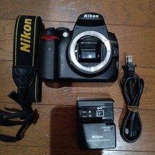 NIKON D5000 single-lens reflex camera body Nikon charger included
