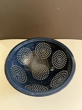 Navy Blue With White Speckled Enamel Metal Colander With 3 Feet Vintage Rusty