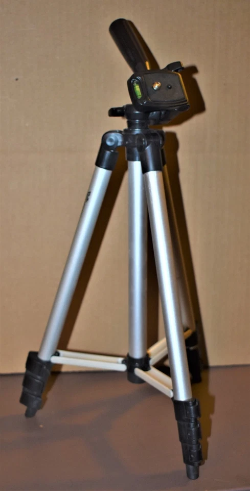 Voltix Pro Series adjustable to 50" Tripod, camcorders & DSLR, New Opened Box - Image 3 of 4